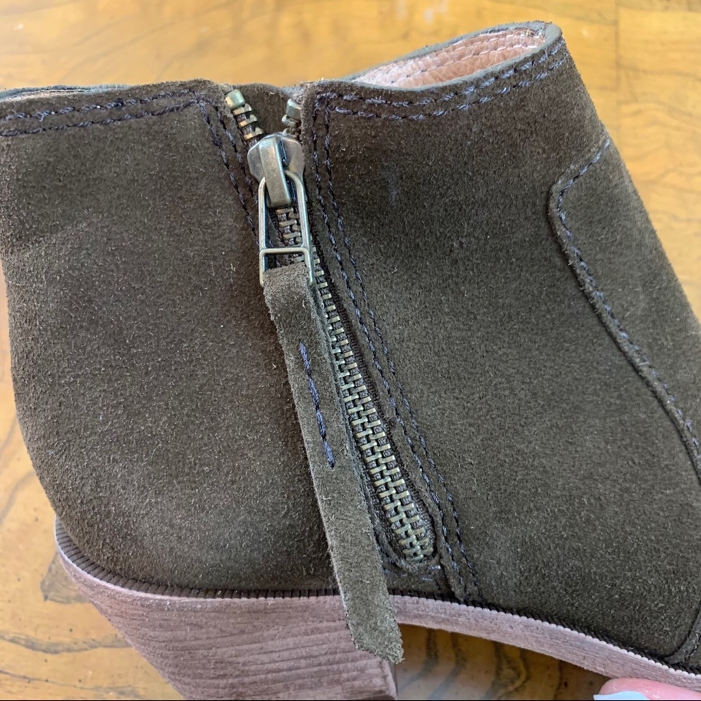 Madewell The Janice darkest olive suede ankle boot - Picture 10 of 15